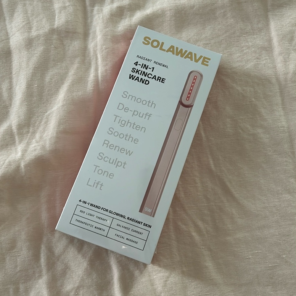 BNIB Solawave Red Light Therapy Wand, 4-in-1 for Glowing, Radiant Skin
